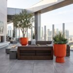 Wholesale Modern Glossy Orange PP Plastic Pedestal Planter - Image 2
